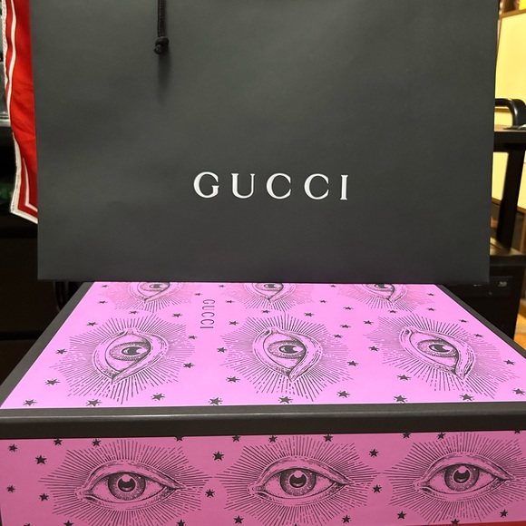 Gucci Sylvie Top Handle - Picture 2 of 13